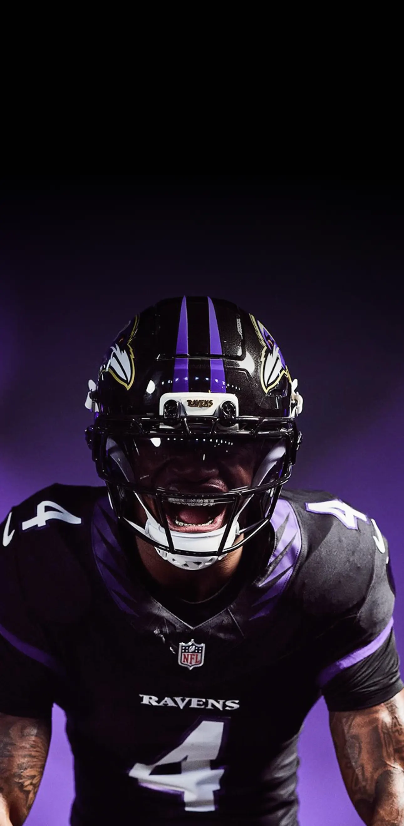 BALTIMORE RAVENS star player in uniform