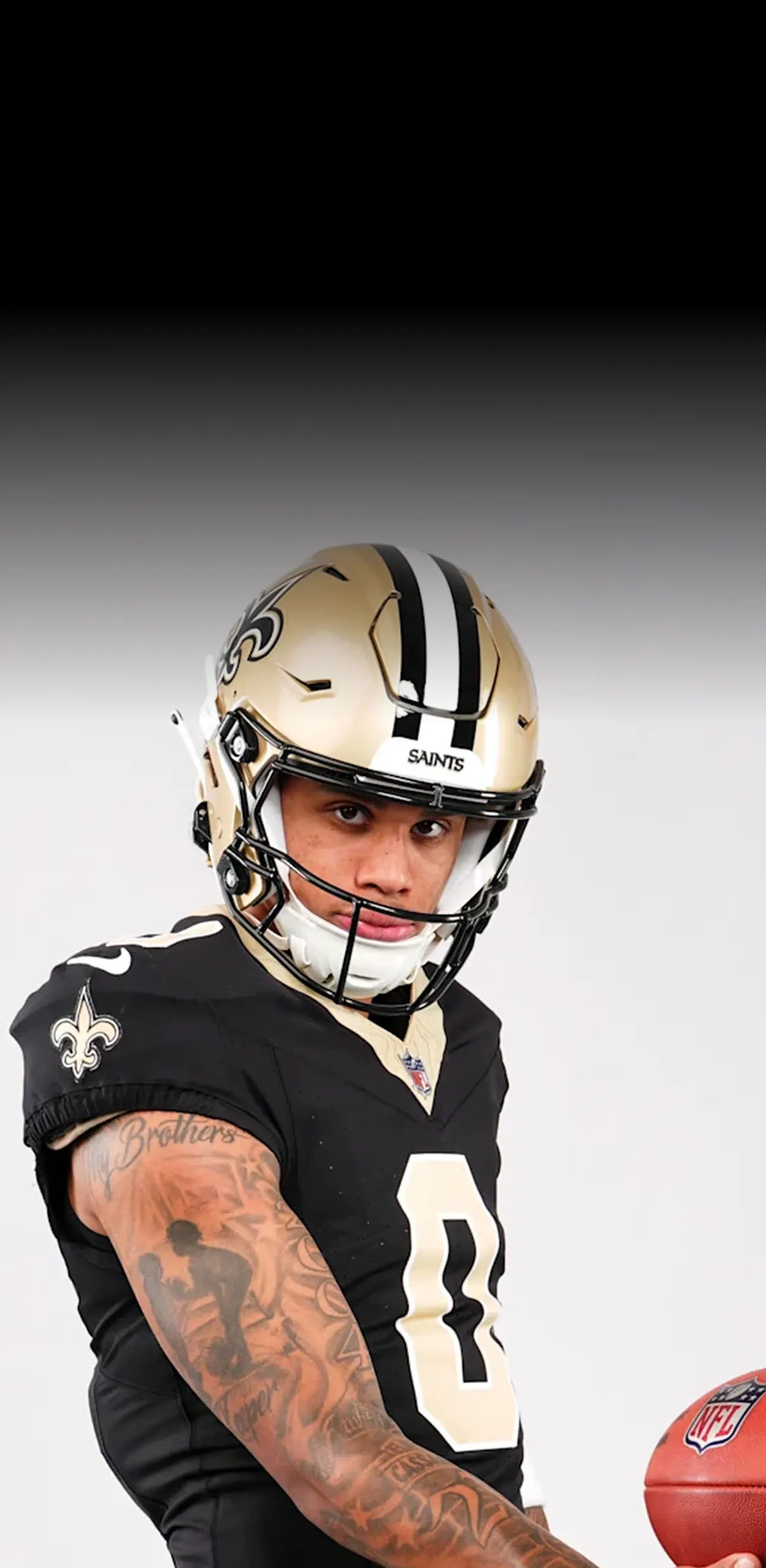 NEW ORLEANS SAINTS star player in uniform